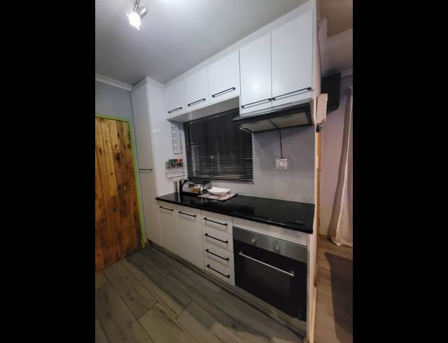 4 BEDROOM HOUSE FOR SALE IN PROTEA GLEN EXT